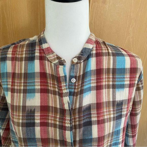 Trovata Birds of Paradis • Colour Plaid Hidden Placket Henley Blouse - Picture 4 of 12